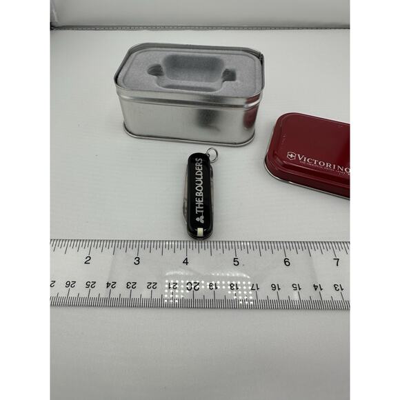 VTG Victorinox Swiss Army Knife Key Chain 58MM "Boulders GC" AZ Classic SD NIB - Picture 6 of 6
